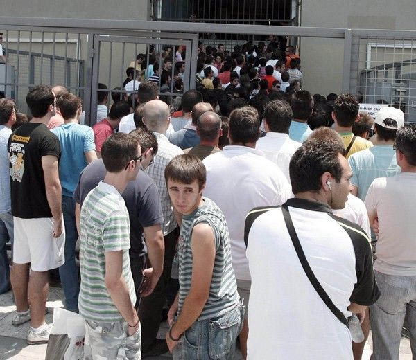 Ουρές για ένα εισιτήριο