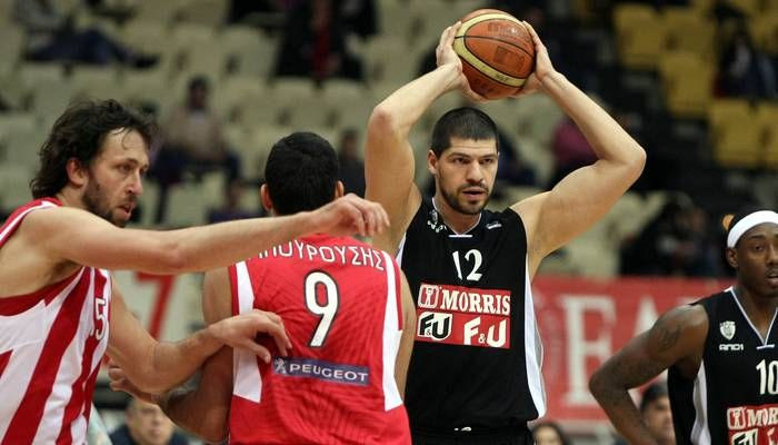 Και επίσημα στον Ολυμπιακό ο Λάζαρος