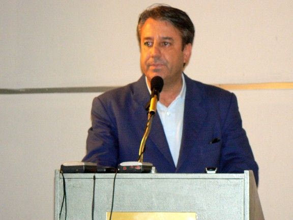Παπουτσής στο contra.gr: “Το παραμύθι είναι μεγάλο”
