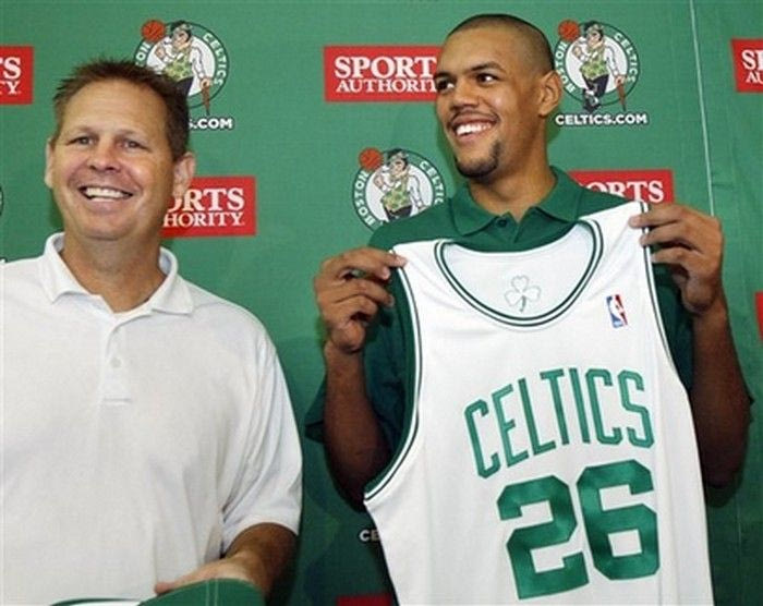 Πήρε τον πρώην Σέλτικ Πάτρικ Ο’ Μπράιαντ, Πάσαλιτς και Καραθανάση