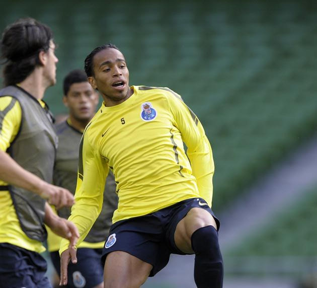 Μπερδεμένα τα πράγματα με Αλβάρο Περέιρα