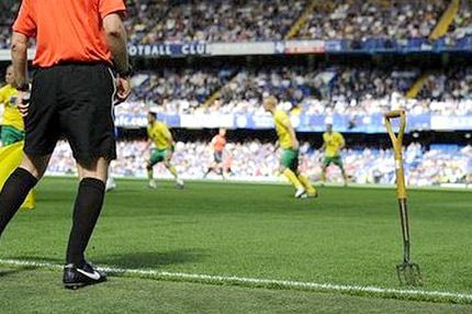 Μία… πηρούνα στο γήπεδο