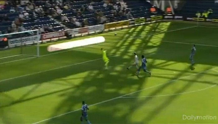 Τερματοφύλακας σκοράρει με βολέ