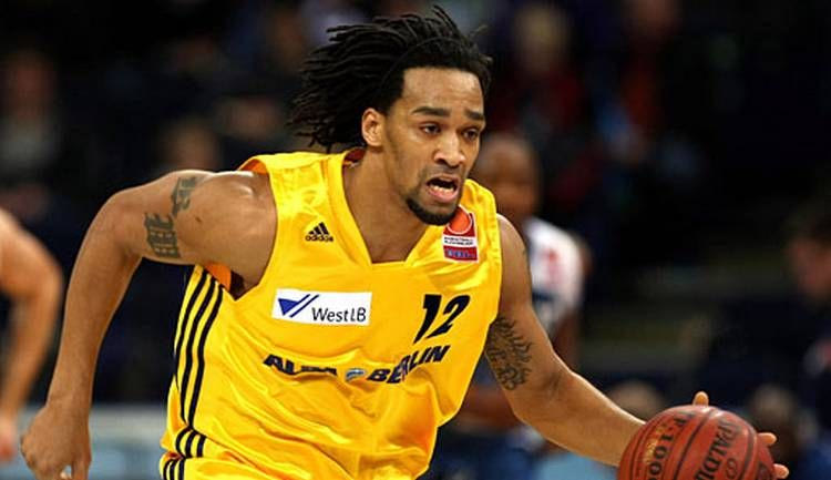 Αποκτά τον Ρασάντ Ράιτ