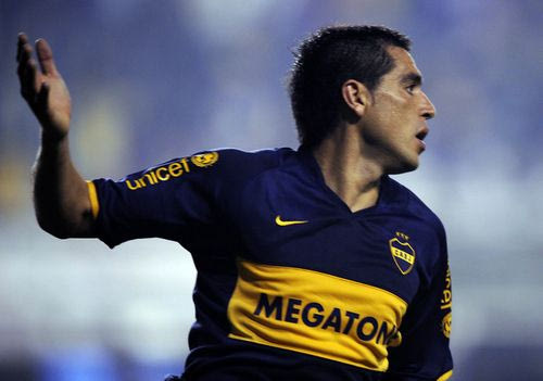 Οπαδοί της Ολίμπο έφτυσαν τον Ρικέλμε