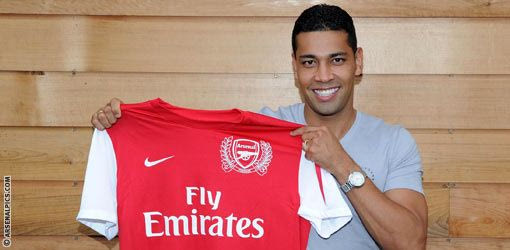 Πήρε Σάντος, συμφωνία για Μερτεσάκερ