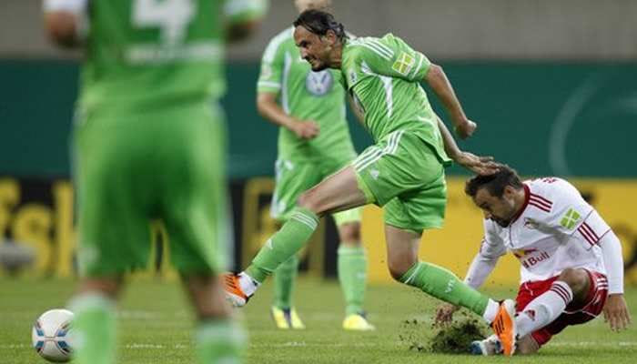 Ο Τουντσάι Σανλί μιλάει με Μπόλτον