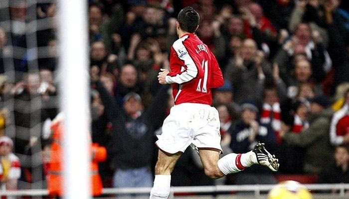 Φαν Πέρσι: “Να χρησιμοποιηθεί η τεχνολογία και στο οφσάιντ”