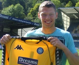 Προαγωγή σε τερματοφύλακα πήρε ο…μπάρμαν της Γουίκομ