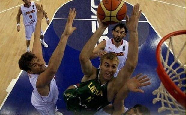 Ανακοίνωσε τον Αντριουσκεβίτσιους