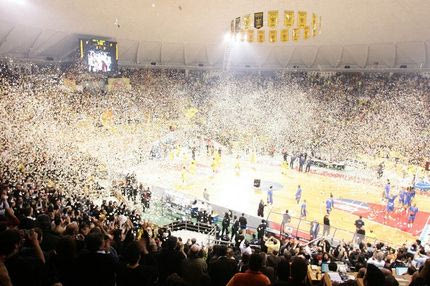 Ο κόσμος παίρνει την κατάσταση στα χέρια του