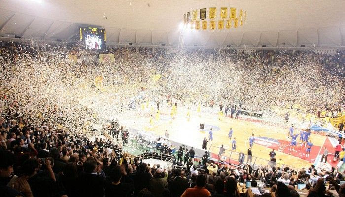 Ο κόσμος παίρνει την κατάσταση στα χέρια του