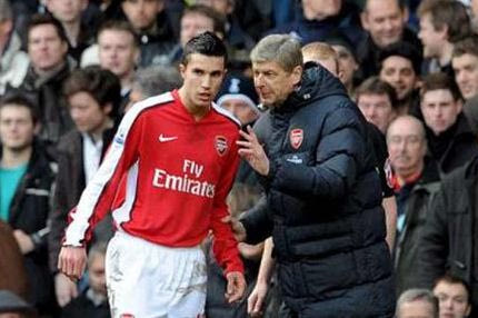 Βενγκέρ: “Ισάξιος του Μέσι ο Φαν Πέρσι”