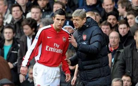 Βενγκέρ: “Ισάξιος του Μέσι ο Φαν Πέρσι”