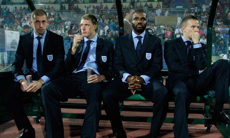 Εκτός οι Μπεντ, Ρίτσαρντς με Ουαλία