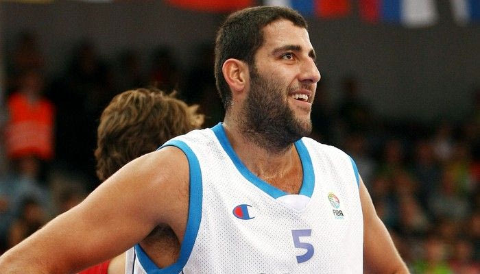 Ζούρος: “Για γέλια όσα γράφονται”. Μπουρούσης: “Πρέπει να προσέχουν τι λένε”
