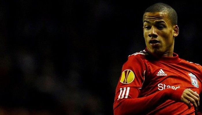 Σάλος με τα tweets του Εκλστόουν