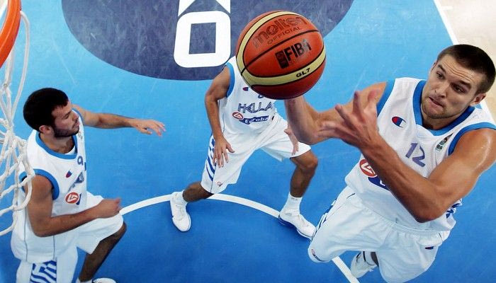 Εθνική με Ρέμο και Πάρκερ