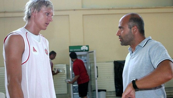 Κολοσσός-Ικαρος 77-80 (παρ)