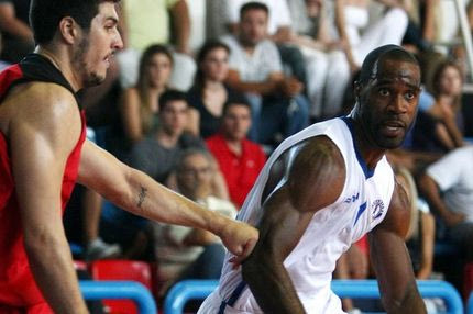 Νίκη-πρόκριση επί του Πανερυθραϊκού