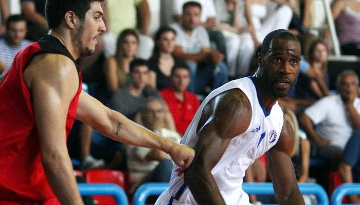 Νίκη-πρόκριση επί του Πανερυθραϊκού