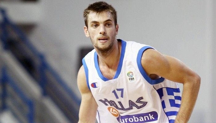 Μάντζαρης για τέσσερα χρόνια