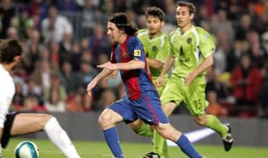 Τα παπούτσια του Μέσι πωλήθηκαν για 4.000 ευρώ!