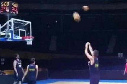 Απίστευτο ρεσιτάλ τριπόντων από Ναβάρο και Γκασόλ