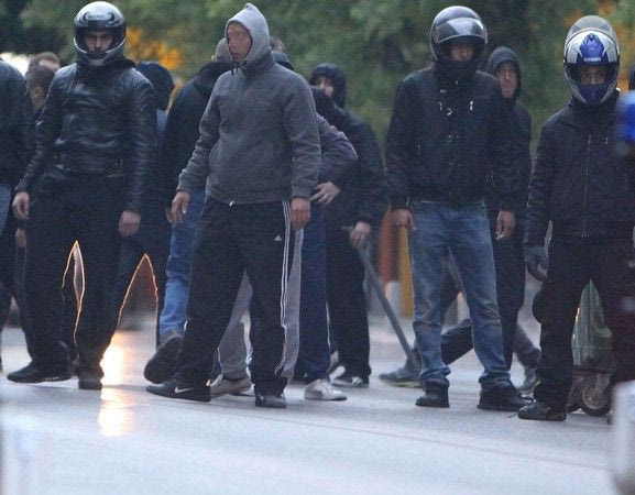 Αλλοι έξι οπαδοί πέρασαν από τον ανακριτή
