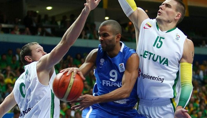 Εγχείρηση στο μάτι ο Πάρκερ!