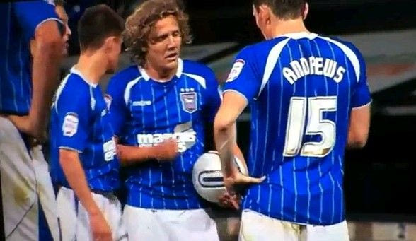 Πετρά, ψαλίδι, χαρτί για ένα φάουλ