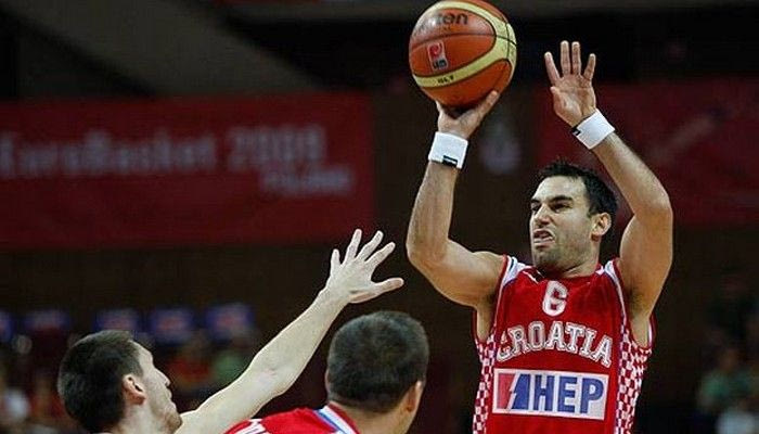 Αποχωρεί διαμαρτυρόμενος ο Πόποβιτς
