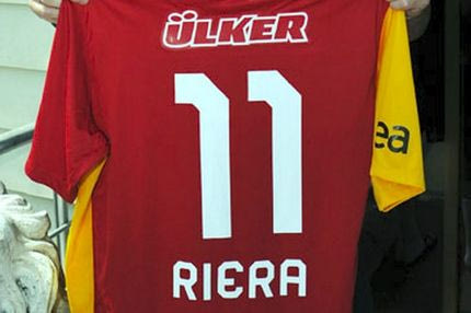 Ο Ριέρα με την φανέλα της Γαλατά