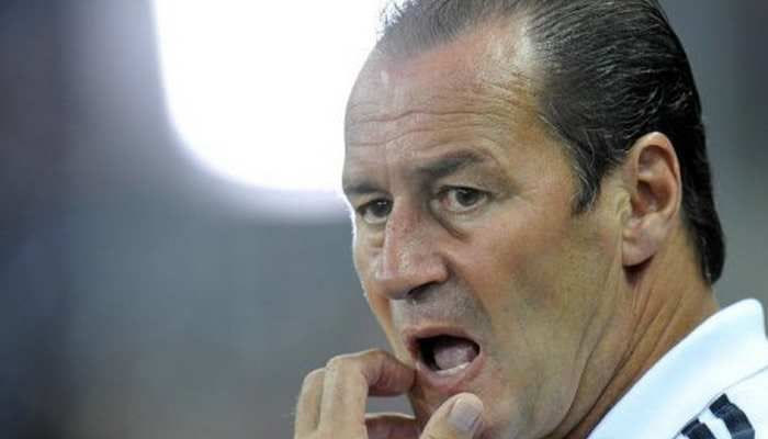 Ο Στέφενς ανέλαβε τη Σάλκε