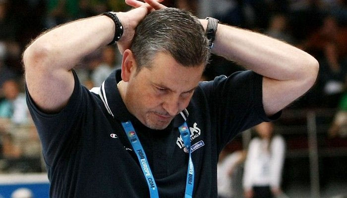 Ζούρος: “Μόνο νίκη με Μαυροβούνιο”