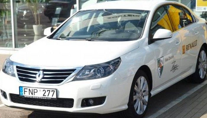 Αυτοκίνητο με την υπογραφή του Ζούρου