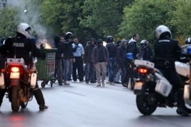 Ελεύθεροι οι 35 οπαδοί