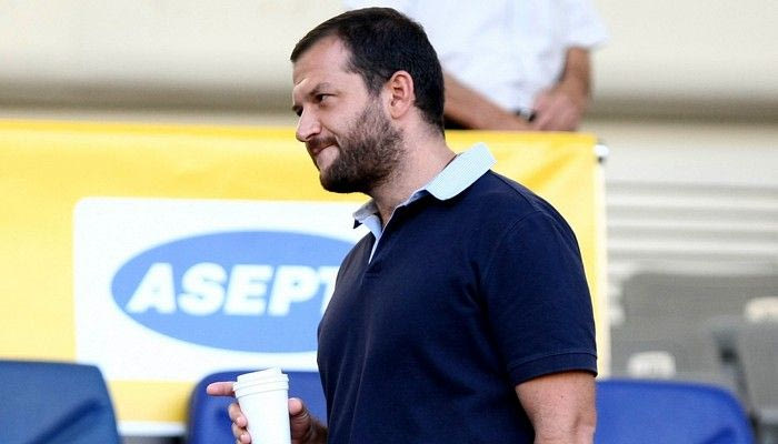 Original: “Τυφλός όποιος δεν βλέπει το δυσοίωνο μέλλον που έρχεται”