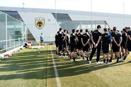 Μια ντουζίνα απουσίες