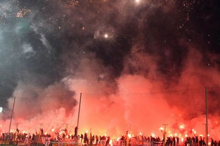 “Μας επιτέθηκαν κουκουλοφόροι”