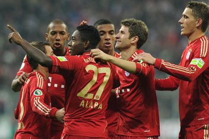 Β’ Γύρος: Με έξι γκολ πέρασε η Μπάγερν, γλίτωσε η Σάλκε