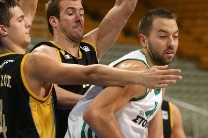 Αποχώρησε με ενοχλήσεις ο Βουγιούκας