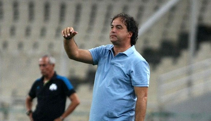 Ντεμόλ: “Με έχετε για ηλίθιο;”