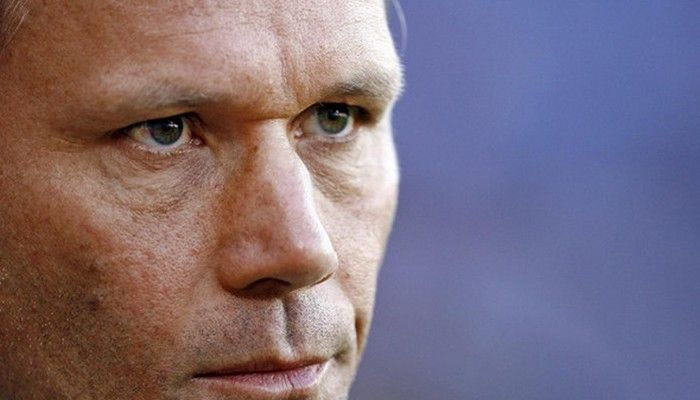 Δεν θα αναλάβει πόστο στον Αγιαξ ο φαν Μπάστεν