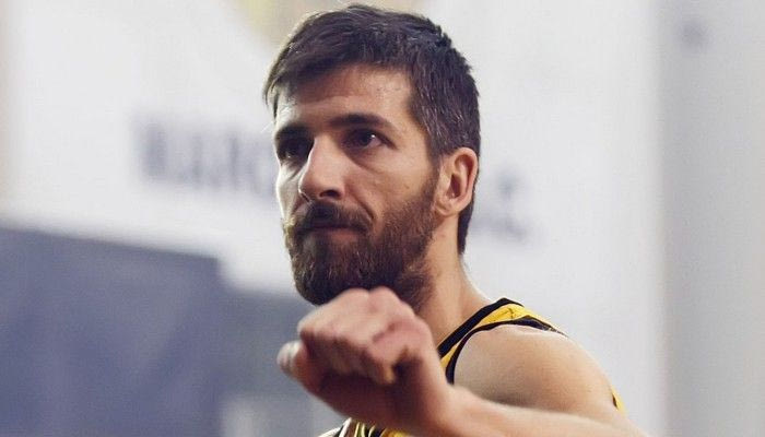 Καυστικός Γκαγκαλούδης στο facebook: “Ξυπνάτε!”