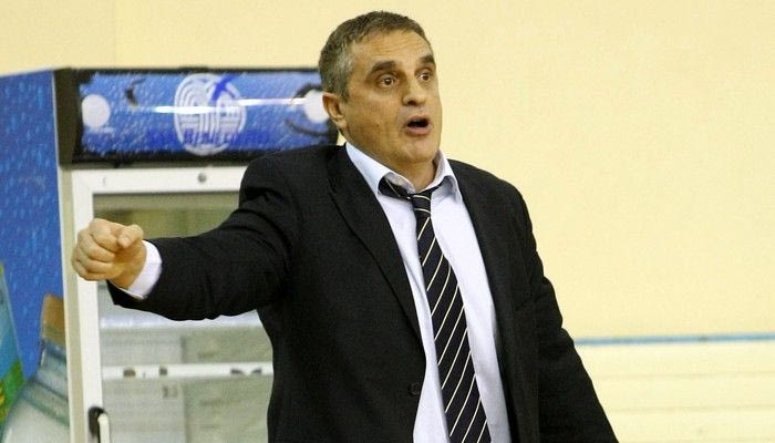 Πεδουλάκης: “Όπλο η ομαδική άμυνα”. Λυκογιάννης: “Το εγώ υποτάσσει το εμείς”