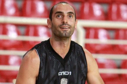 Μαθήματα στους ξένους για το ντέρμπι