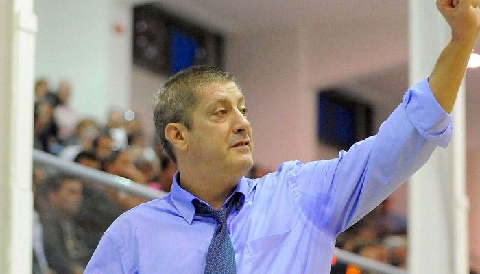 Φραγκιάς: “Κάτω τα κεφάλια”. Μπαρτζώκας: “Είμαι θυμωμένος…”