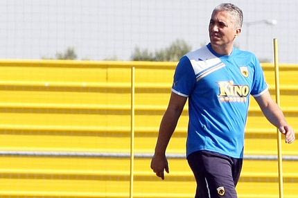 Στο πυρ το εξώτερον ο Κωστένογλου!