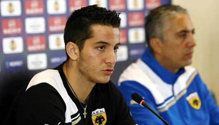 Κωστένογλου: “Δεν ξεκουράζω παίκτες”. Μανωλάς: “Πιο δύσκολη η Λοκομοτίβ από τον Ολυμπιακό”